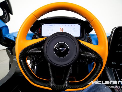 Used 2021 McLaren Elva image 15