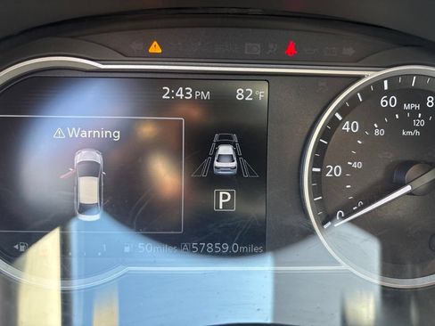 Used 2021 Nissan Versa SR w/ Convenience Package FWD image 18