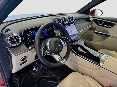 Certified 2025 Mercedes-Benz GLC 300 4MATIC image 9