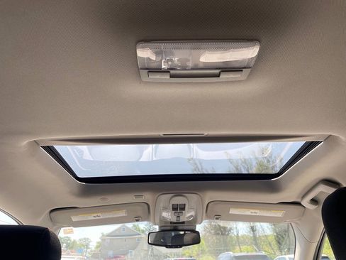 Used 2017 Chevrolet Equinox LT w/ Convenience Package FWD image 16