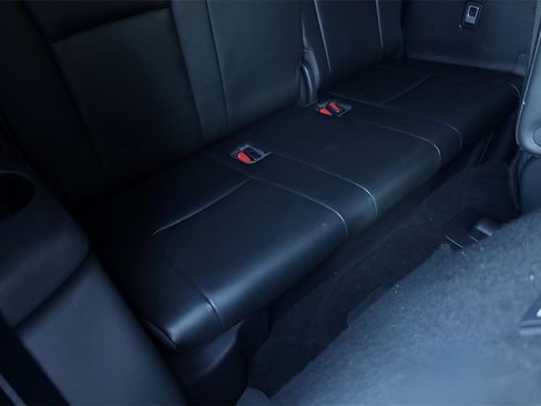 Certified 2023 Toyota Highlander XLE image 20