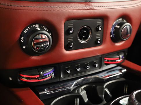 Used 2017 Rolls-Royce Ghost image 32