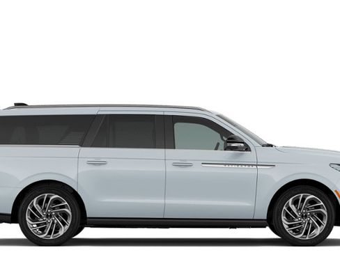 New 2026 Lincoln Navigator L Reserve AWD/4WD image 5