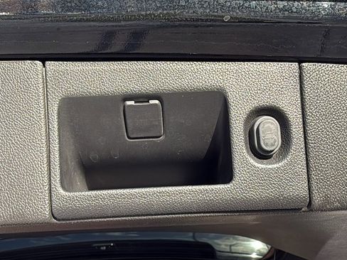 Used 2018 Cadillac Escalade Premium Luxury image 10