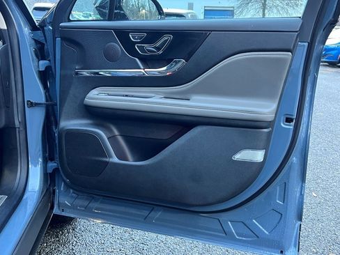 Certified 2024 Lincoln Corsair Reserve w/ Equipment Group 201A image 9