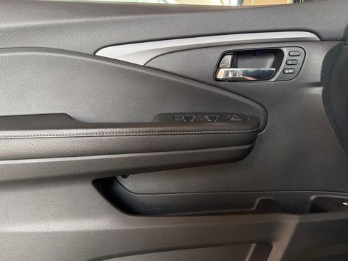 Used 2023 Honda Ridgeline RTL-E image 12