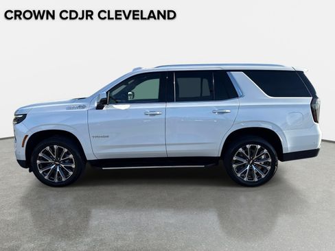 Used 2025 Chevrolet Tahoe High Country RWD image 8