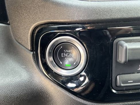 Used 2025 Chevrolet Silverado 2500 LT image 35