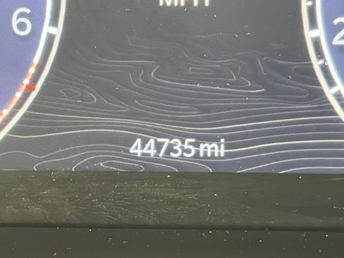 Used 2023 Jeep Grand Cherokee Laredo w/ Luxury Tech Group I image 13