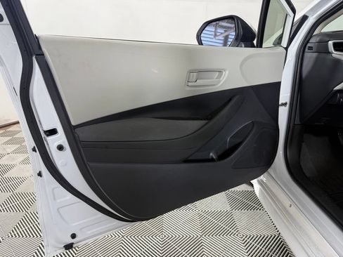 Used 2023 Toyota Corolla LE FWD image 23
