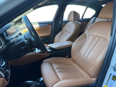 Used 2019 BMW 530e RWD image 9