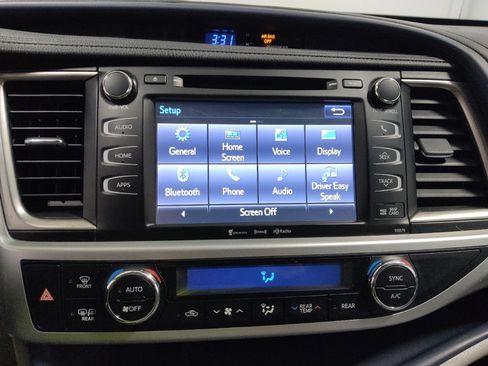 Used 2018 Toyota Highlander XLE image 25