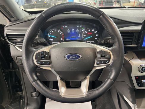 Used 2022 Ford Explorer XLT w/ Equipment Group 202A image 20