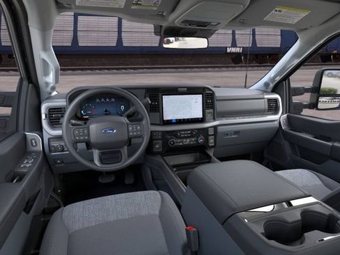 New 2026 Ford F250 XLT w/ XLT Premium Package RWD image 9