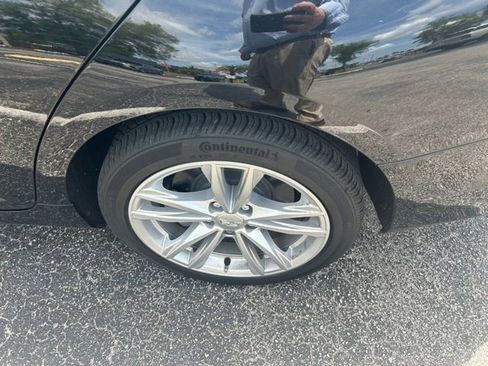 Certified 2023 Cadillac CT4 Luxury w/ Sun And Sound Package image 9