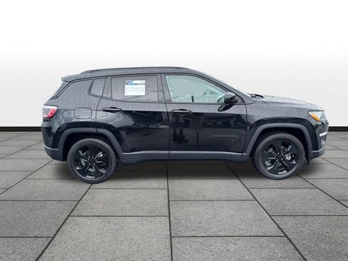 Used 2021 Jeep Compass Latitude FWD image 6