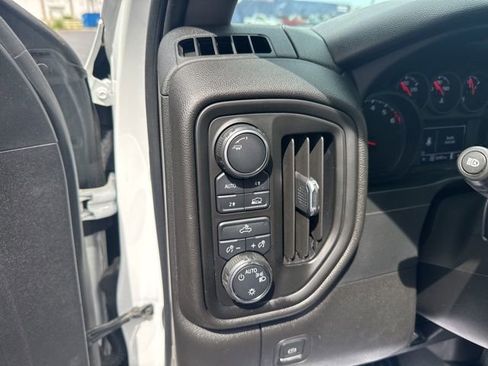 Used 2022 Chevrolet Silverado 1500 W/T w/ Trailering Package AWD/4WD image 6