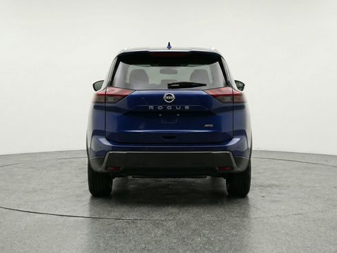Used 2025 Nissan Rogue SV image 7