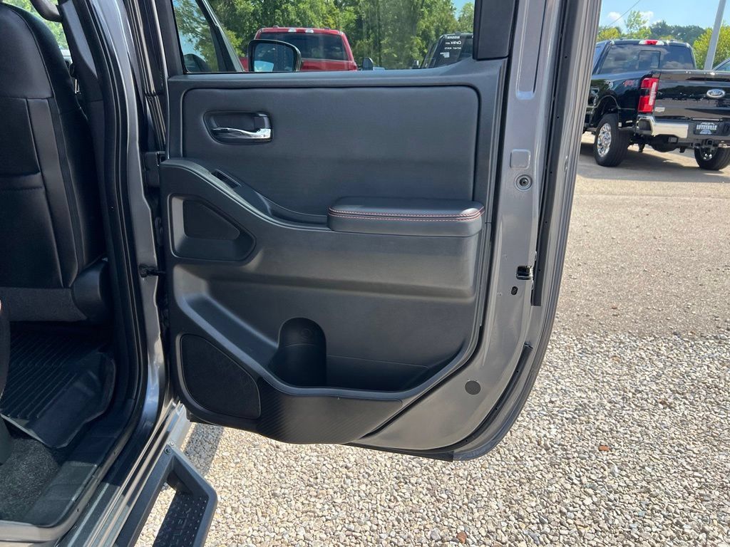 Used 2024 Nissan Frontier PRO-4X w/ Pro Premium Package AWD/4WD image 18