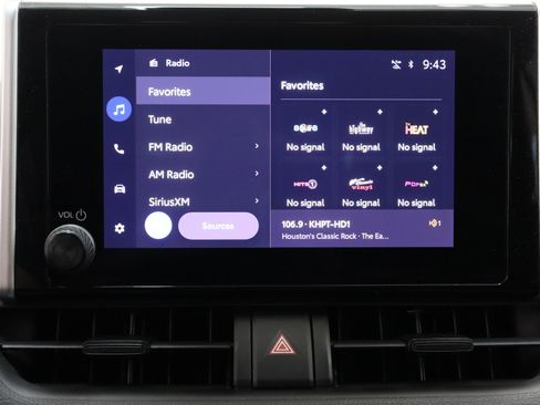 Used 2025 Toyota RAV4 XLE FWD image 19
