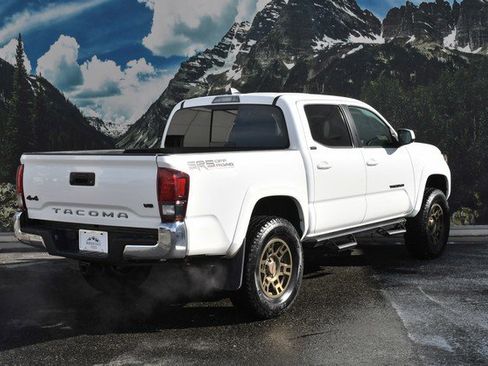 Certified 2022 Toyota Tacoma SR5 image 3