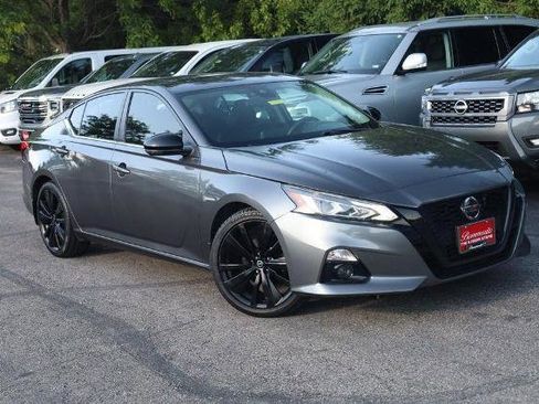 Used 2022 Nissan Altima 2.5 SR w/ Midnight Edition Package FWD image 2