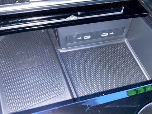 Used 2024 Volkswagen Atlas Cross Sport SE image 24