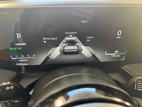 Used 2025 Nissan Kicks SR FWD image 4