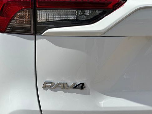 Used 2025 Toyota RAV4 XLE image 33