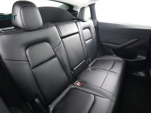 Used 2024 Tesla Model Y Long Range RWD image 5