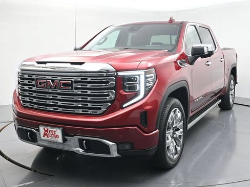 Used 2023 GMC Sierra 1500 Denali w/ Denali Reserve Package AWD/4WD image 3