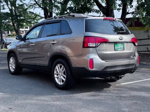 Used 2015 Kia Sorento LX AWD/4WD image 3