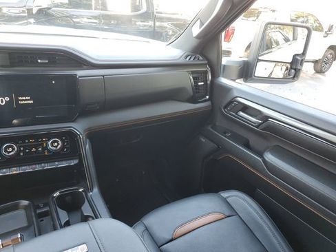 Used 2024 GMC Sierra 2500 AT4 w/ AT4 Premium Plus Package image 15