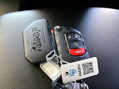 Used 2022 Jeep Gladiator Rubicon AWD/4WD image 36