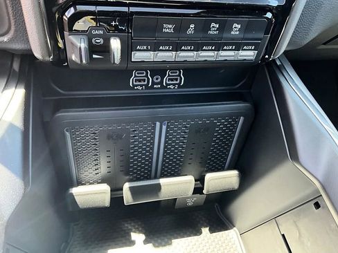 New 2026 RAM 2500 Laramie w/ Night Edition AWD/4WD image 24