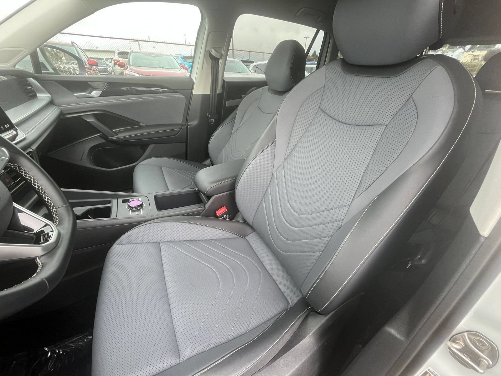 Used 2026 Volkswagen Tiguan SE AWD/4WD image 37