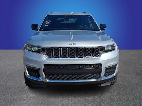 Used 2024 Jeep Grand Cherokee L Limited image 2