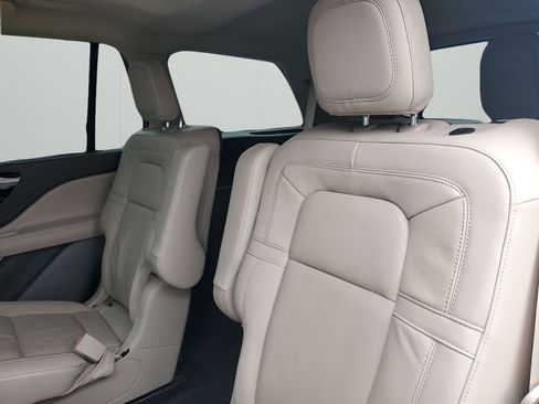 Used 2023 Lincoln Aviator Reserve w/ Equipment Group 201A image 19