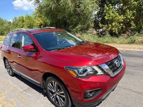 Used 2018 Nissan Pathfinder Platinum AWD/4WD image 5
