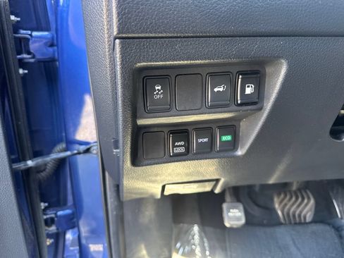 Used 2018 Nissan Rogue SV AWD/4WD image 21
