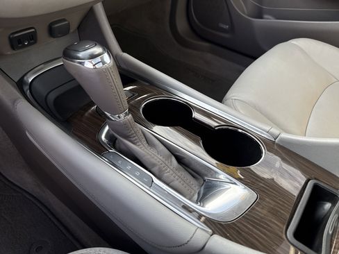 Used 2016 Chevrolet Malibu Premier w/ Driver Confidence Package image 32