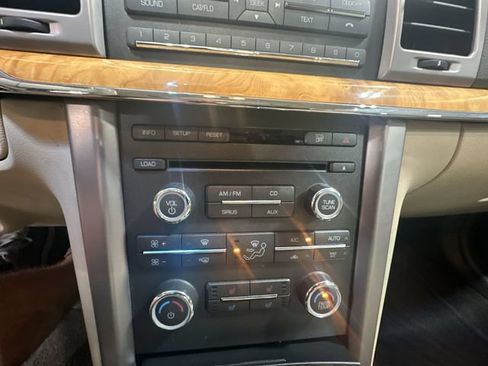Used 2012 Lincoln MKZ FWD image 29