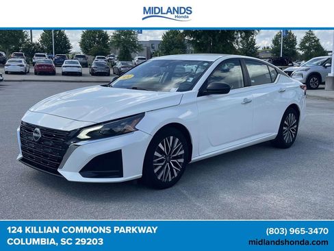 Used 2024 Nissan Altima 2.5 SV FWD image 3