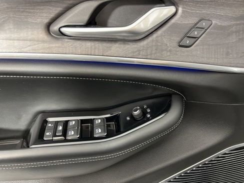 Used 2023 Jeep Grand Cherokee Overland image 36