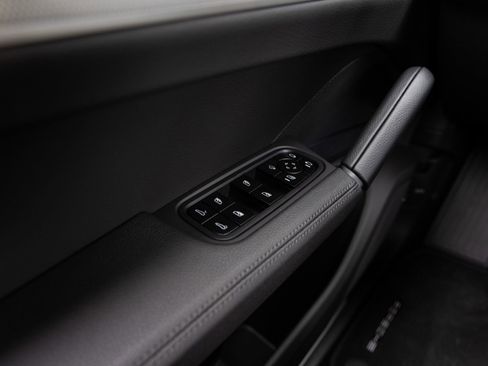 New 2026 Porsche Cayenne AWD/4WD image 22