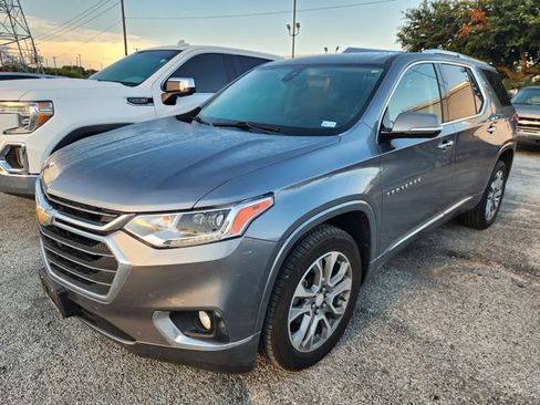 Used 2020 Chevrolet Traverse Premier w/ LPO, Floor Liner Package FWD image 3