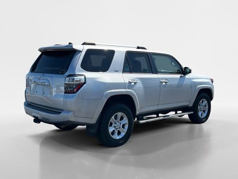 Used 2019 Toyota 4Runner SR5 AWD/4WD image 5