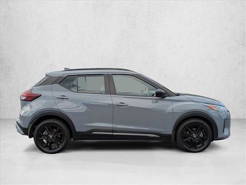 Used 2023 Nissan Kicks SR w/ SR Premium Package image 4