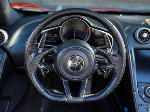 Used 2016 McLaren 650S Spider image 29