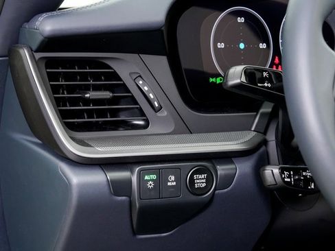 Used 2025 Porsche 911 Carrera image 11